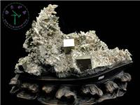 黃鐵礦+水晶（日本律雙晶），43x34x22cm-湖北大冶