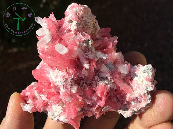 薔薇輝石，秘魯