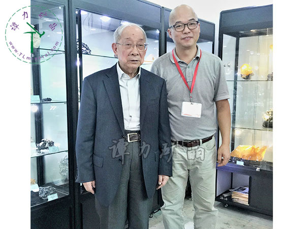 中國(guó)月球探測(cè)工程首席科學(xué)家，“嫦娥之父”-歐陽(yáng)自遠(yuǎn)院士（左）