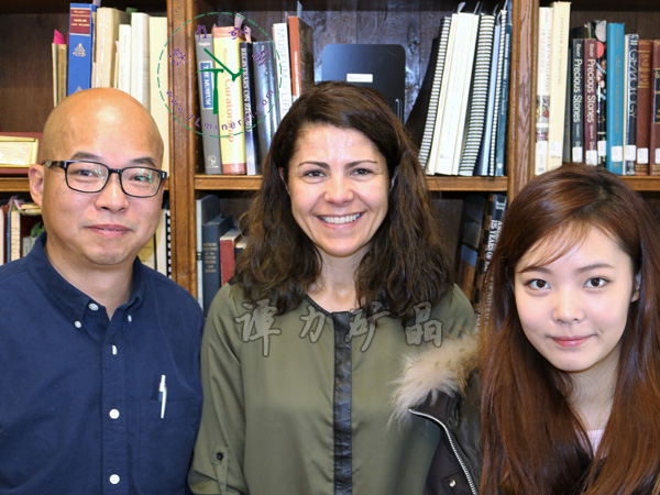 哈佛大學(xué)礦物博物館館長(zhǎng)（中）Raquel-Alonso-Perez拉奎爾·阿隆索·佩雷斯，譚力（左），譚格格（右）