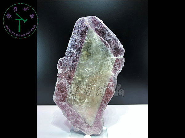 鋰云母附生白云母，巴西