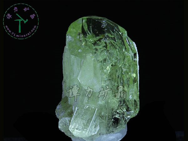 鉻透輝石，2.5x1.0x0.5,坦桑尼亞